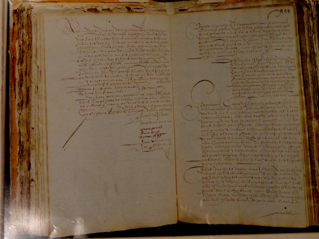 Picture of Pelsaert's journal. His is the first signature
