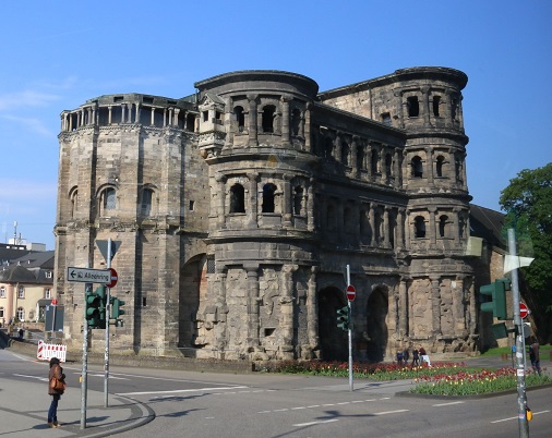 IMG 3378 The Porta Nigra (the black gate)