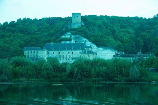 Chateau Roche Guyon from river