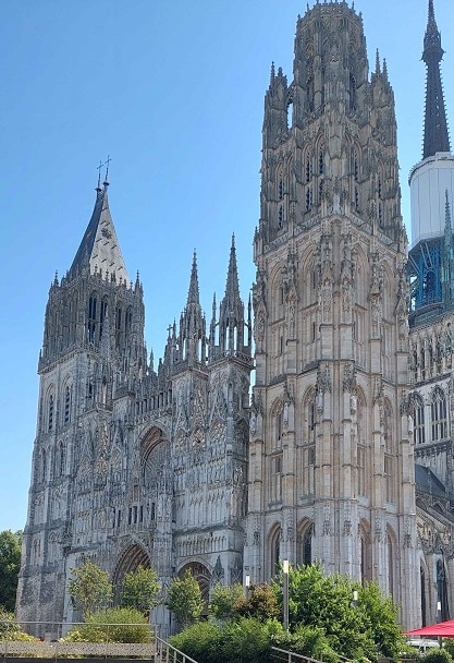 Rouen cath outside