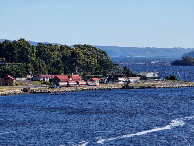 Regatta railway station